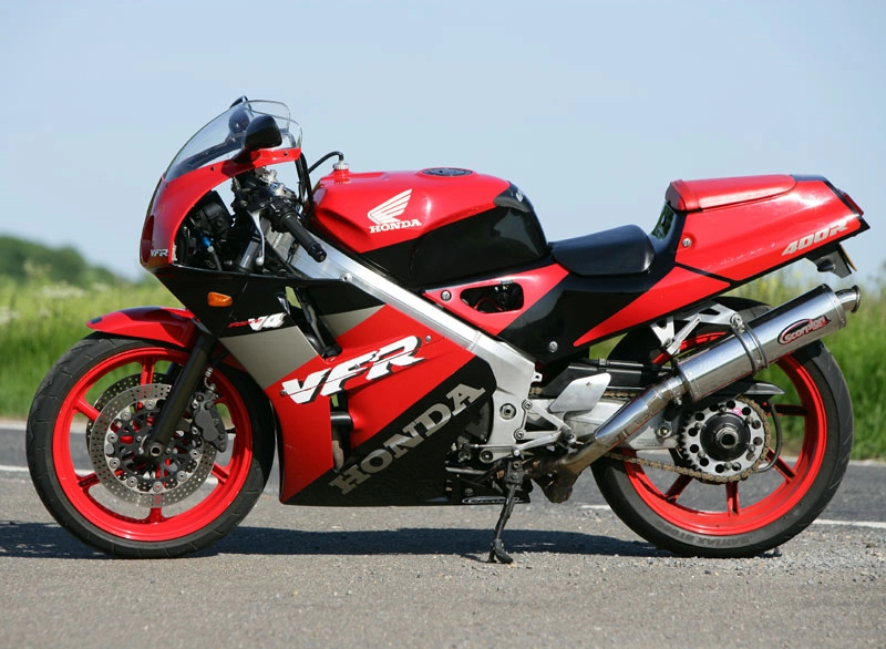 What Is the BHP of the VFR400?插图3